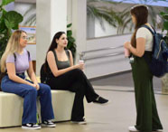 faculdade-de-sistemas-de-informacao-em-jau-area-de-convivencia-puffs