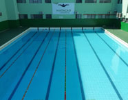 Piscina semiolímpica da Unoeste no campus de Presidente Prudente, utilizada para aulas e treinamentos. 
