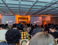 Auditório lotado durante evento acadêmico da Faculdade de Publicidade e Propaganda da Unoeste. 